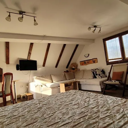 Tiny Green House In Апартаменти Скоп'є