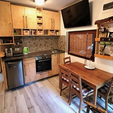 Апартаменти Tiny Green House In *