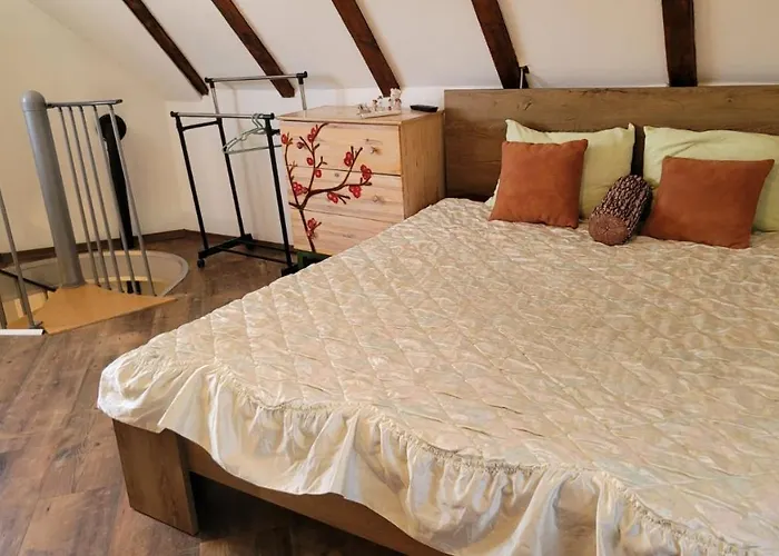 Tiny Green House In Апартаменты Скопье