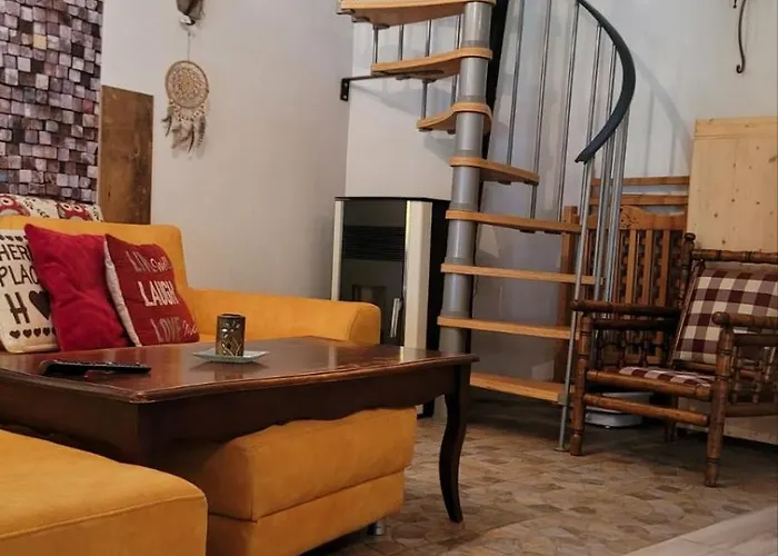 Tiny Green House In * Скопье